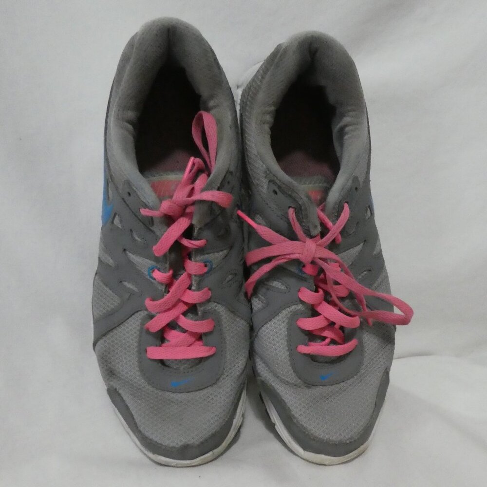 NIKE | size 11 | Grey Sneakers with Pink Laces